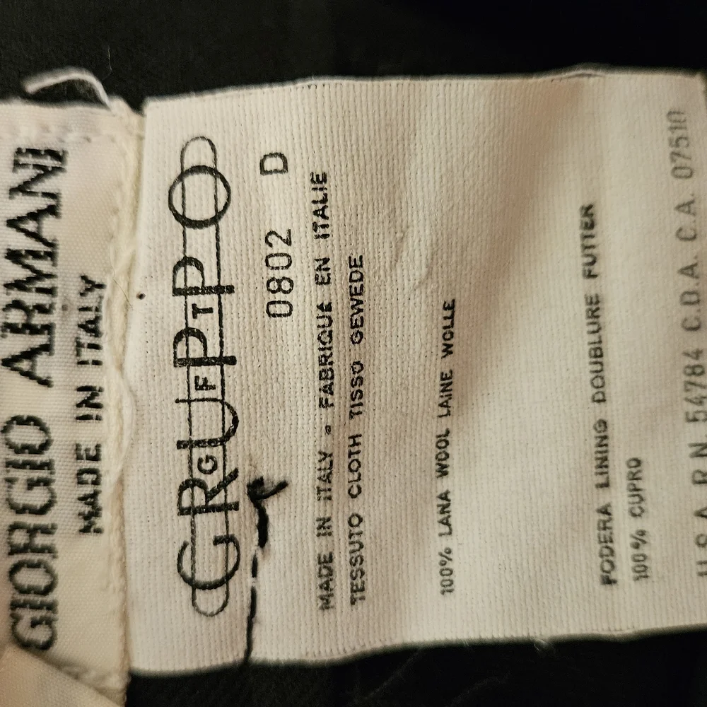 Vintage Georgio Armani black mid length skirt size 44 which equals a medium / 8 - Picture 4 of 5